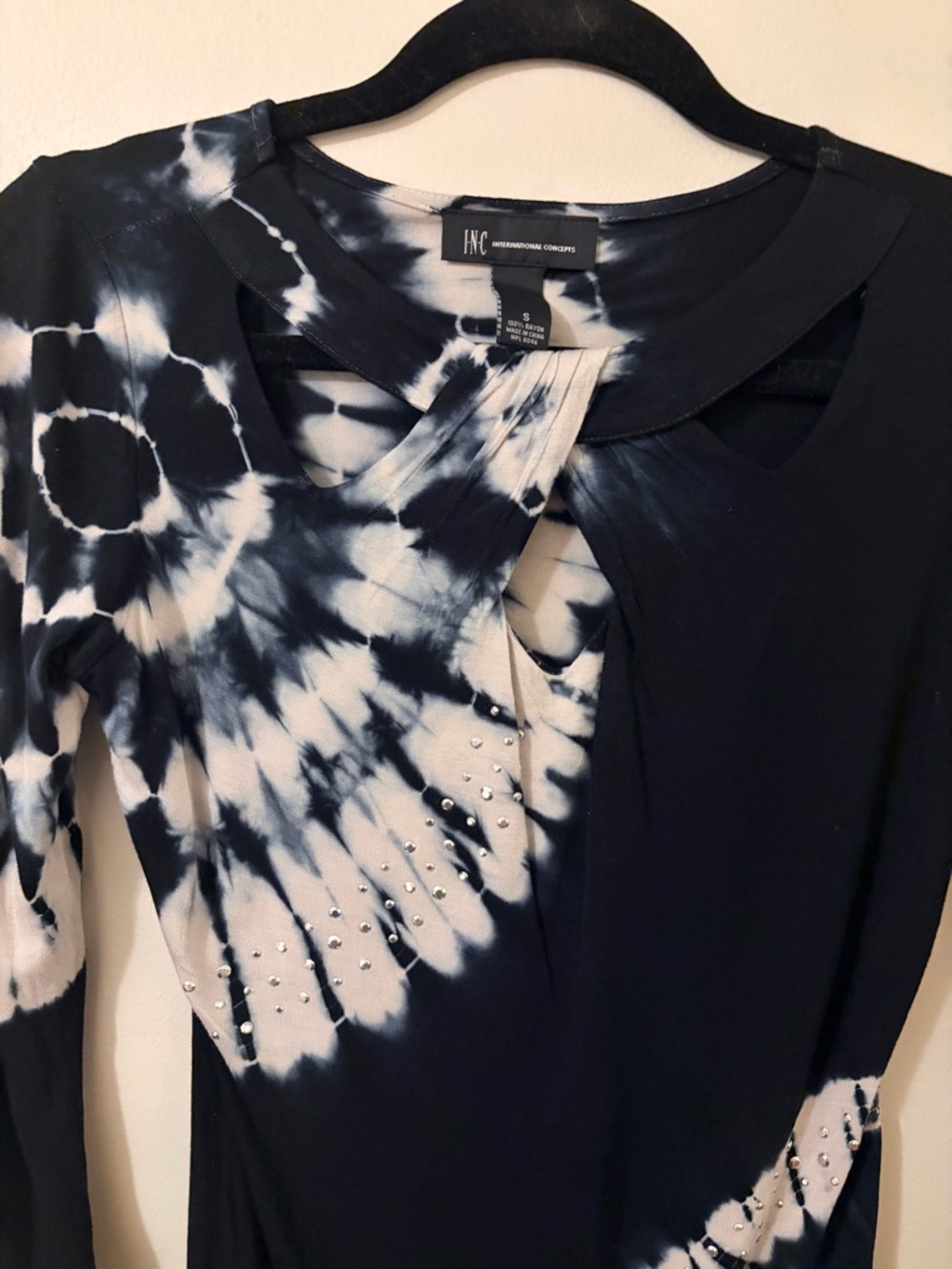 INC International Concepts Navy and White Tie-Dye Keyhole Long Sleeve Top - Picture 3 of 5